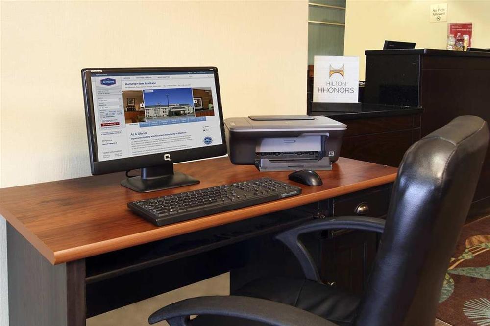Hampton Inn Madison Servicios foto